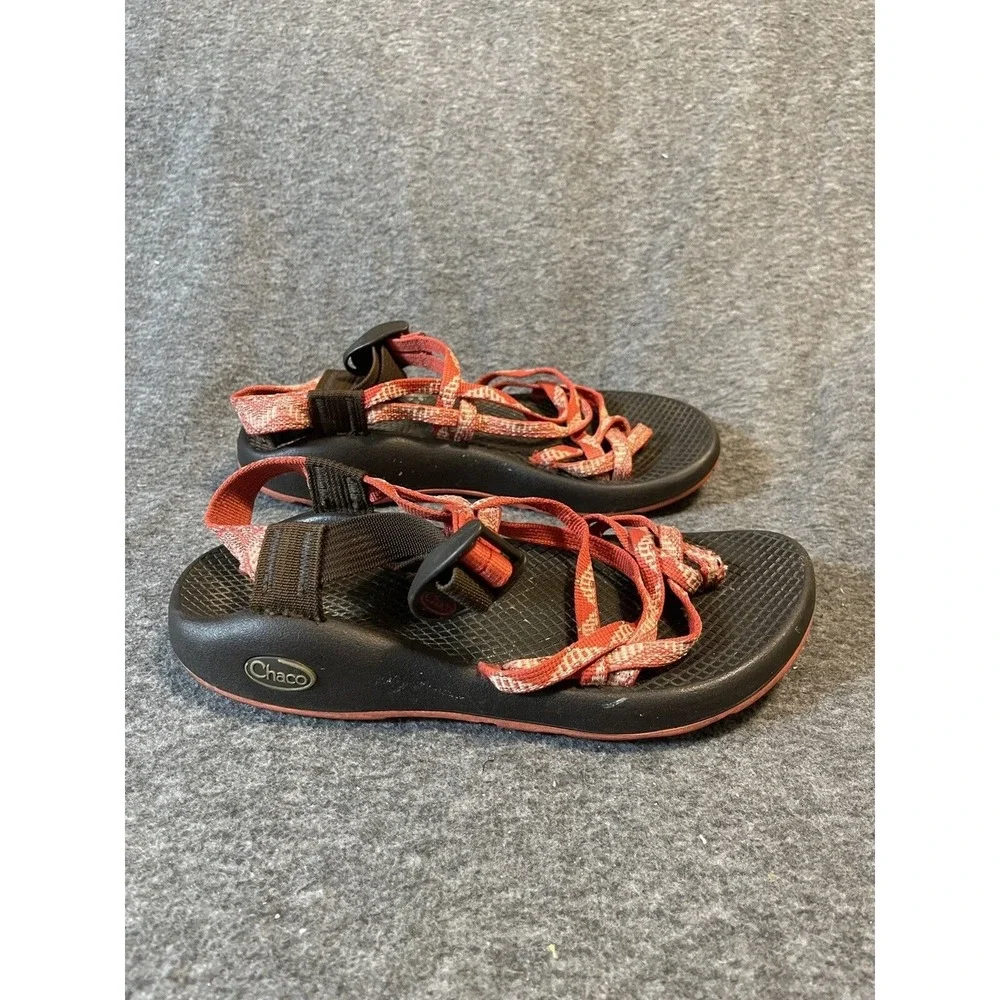 Chaco ZX/2 Womens Classic Two Strap Sport Sandals Pink Size 7 Vibram Sole Aztec